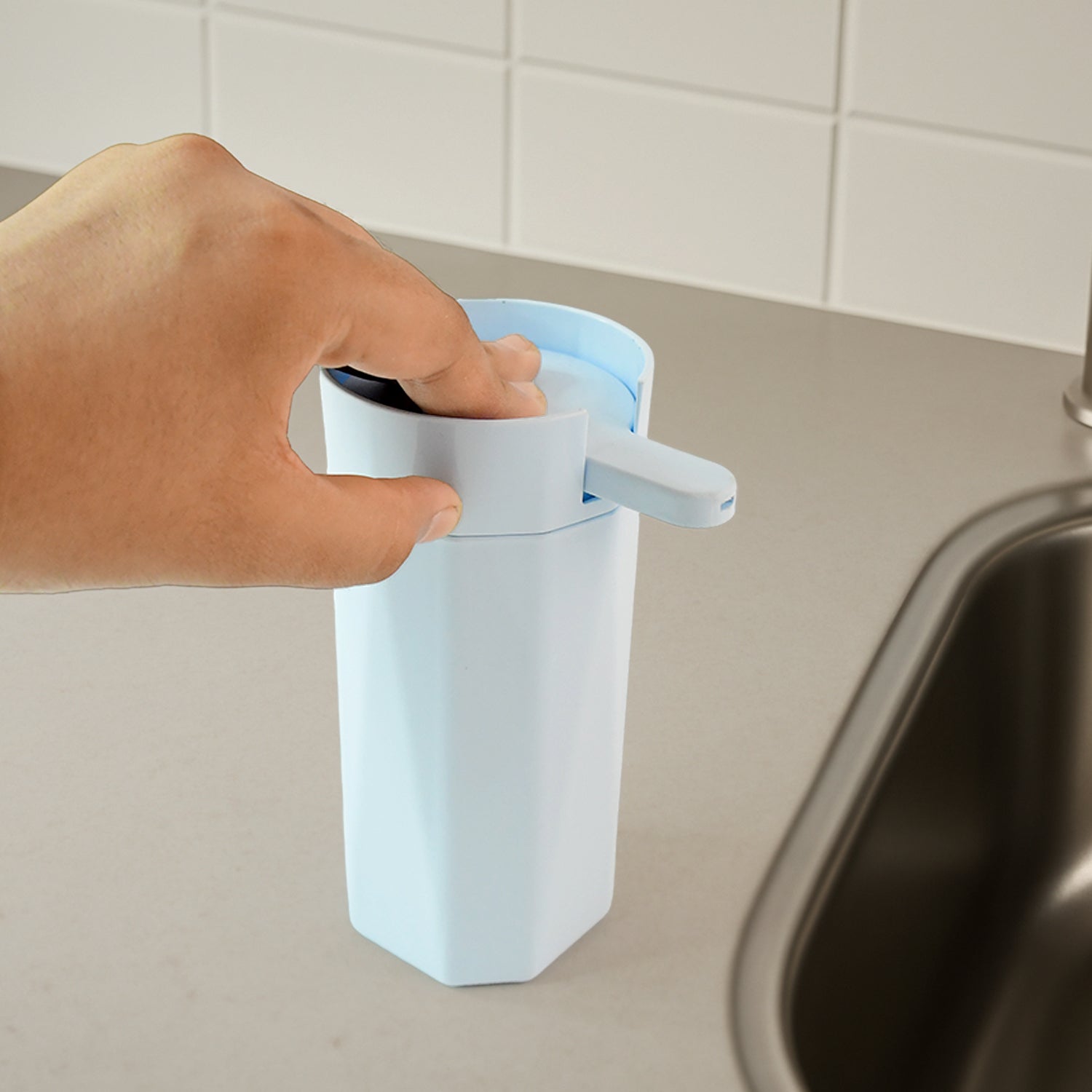 Apex Push It Soap Dispenser, Approx 300ml, Easy Push Bottle (1 Pc)