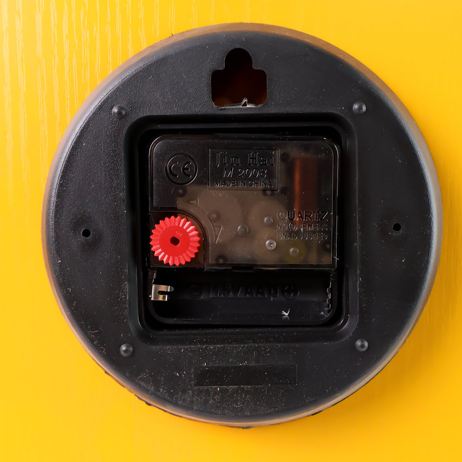 Modern Round Wall Clock – Stylish, Silent, Non-Ticking Timepiece (1 Pc)