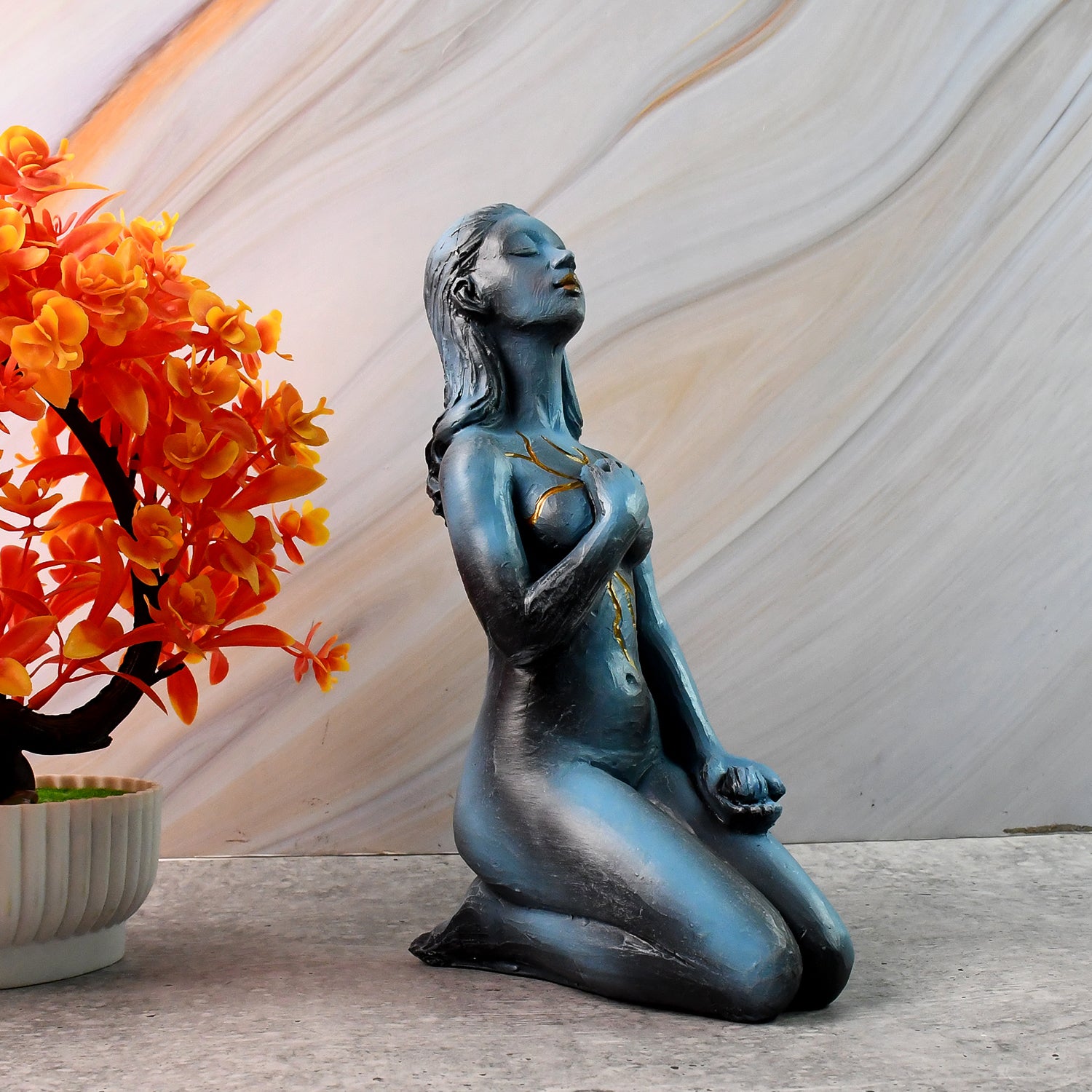 Elegant Resin Kneeling Woman Statue – Decorative Art Piece (1 Pc)