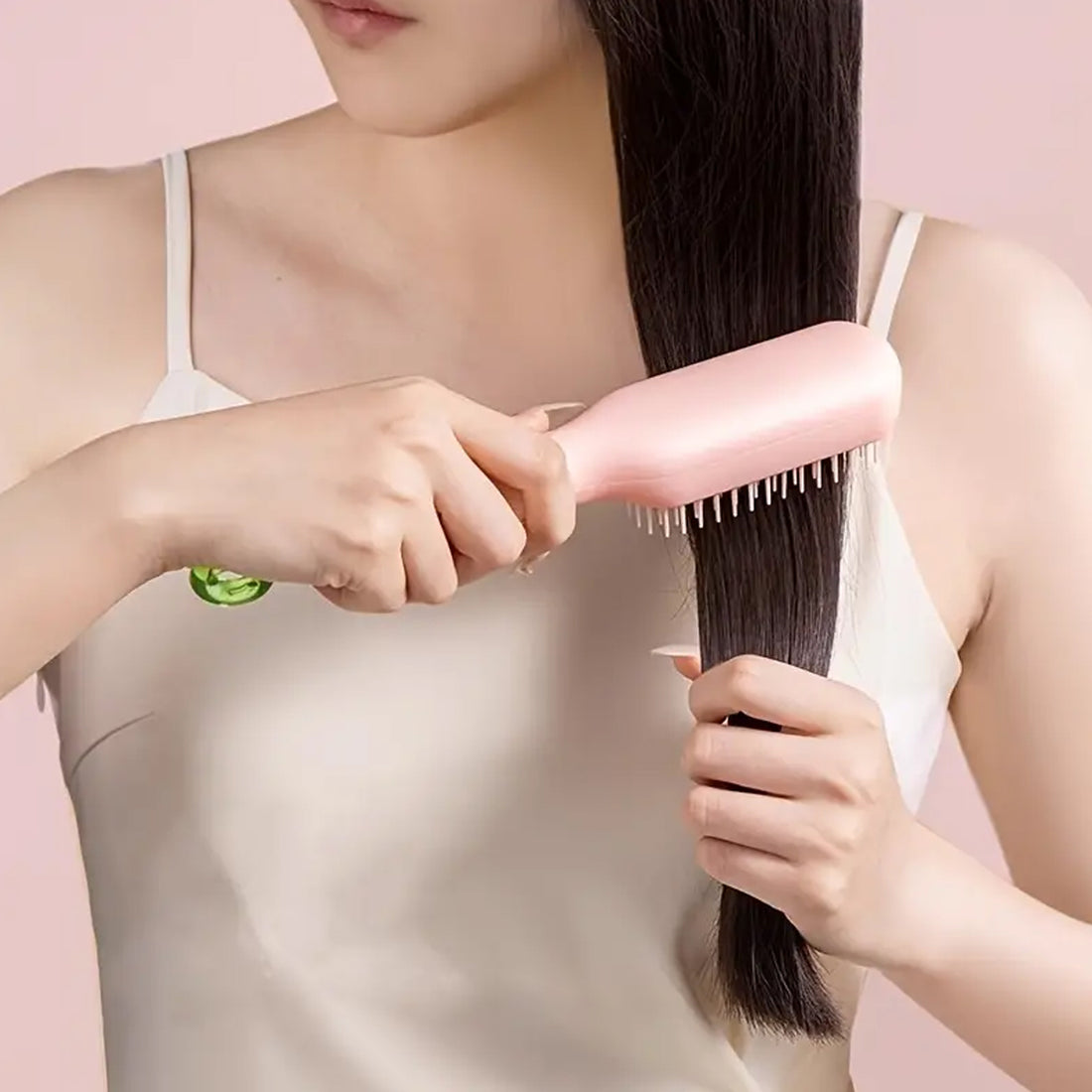 Self-Cleaning Detangling Hairbrush – Anti-Static Massage Comb