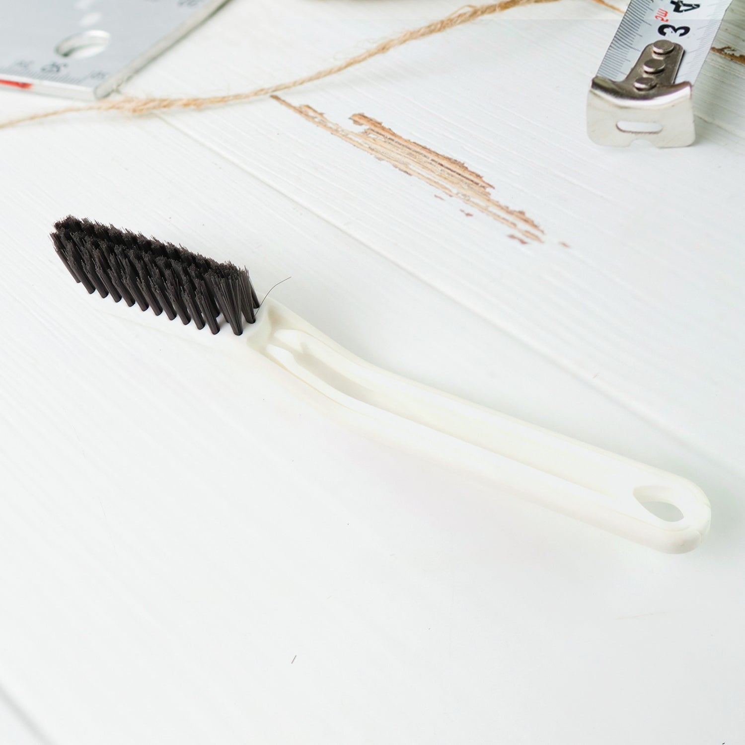 2-in-1 Multifunctional Floor Gap Brush – Efficient Cleaning Tool (1 Pc)