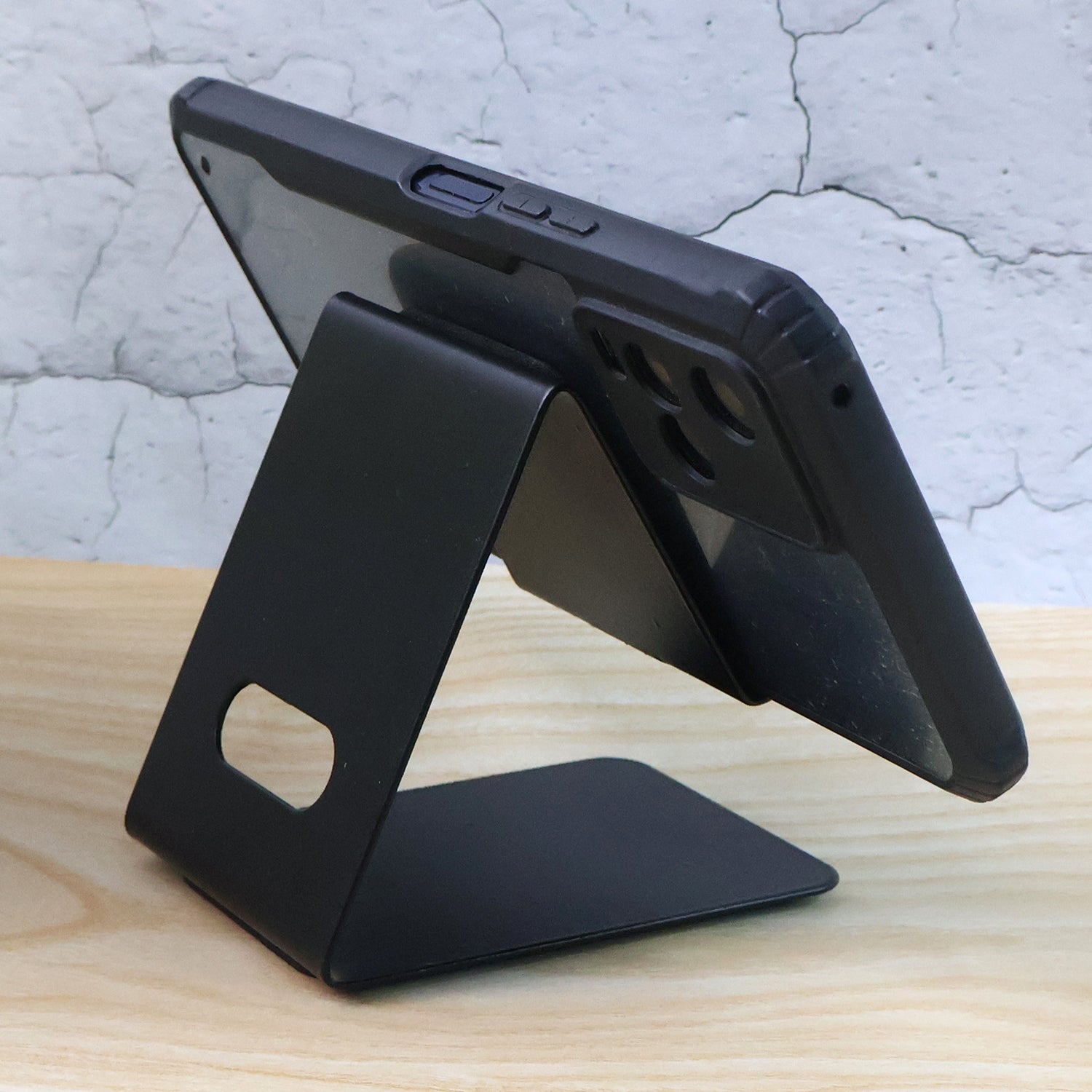 Metal Universal Mobile & Tablet Stand Holder – Adjustable Grip
