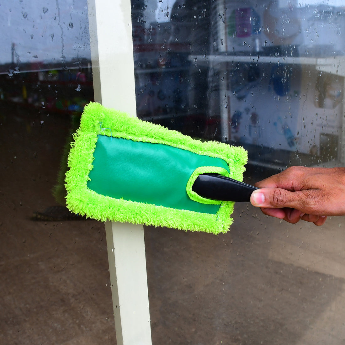 Car Cleaning Brush – Large Microfiber Dusting Tool for Wash & Detailing