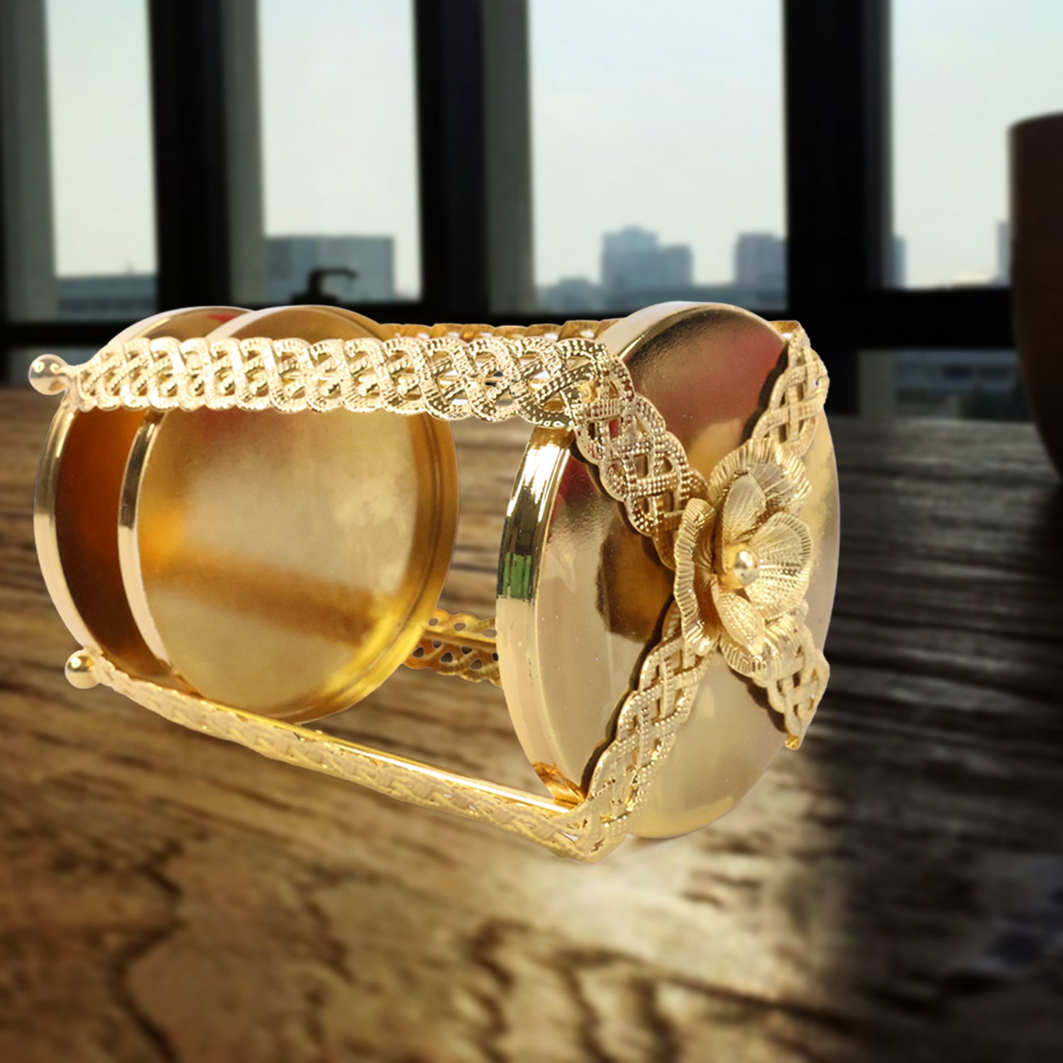 Golden Metal Candle Holder – Multipurpose Decorative Showpiece (1 Pc)