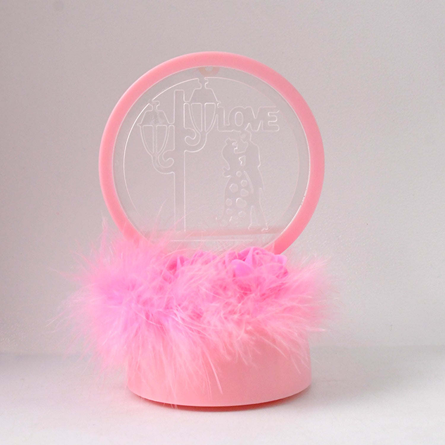 Round Couple Figurine – Elegant Decorative Sculpture (1 Pc)