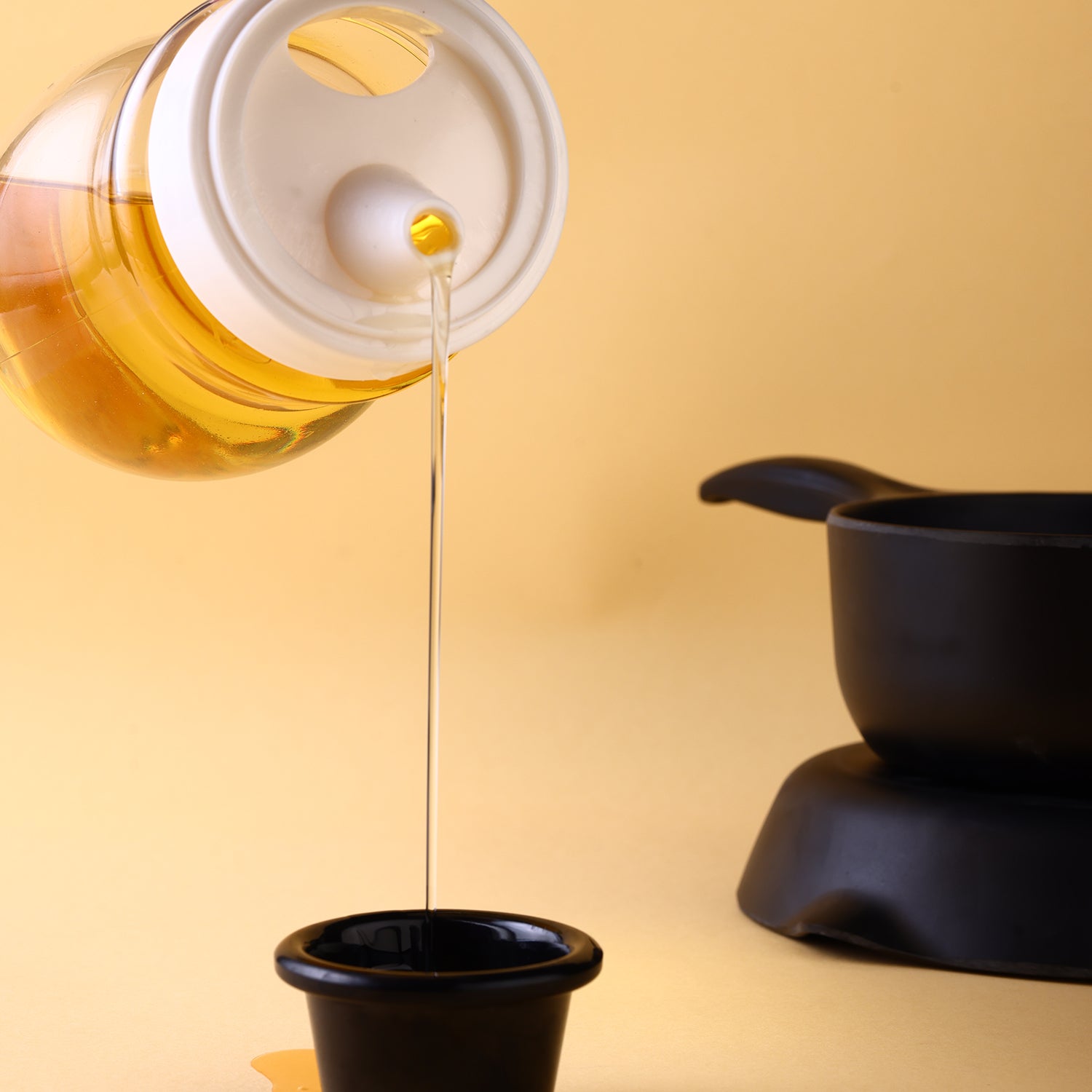 Oil Dispenser Stainless Steel with Small Nozzle – 650ml Capacity