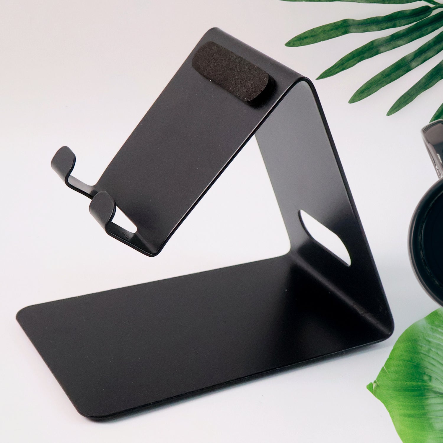 Metal Universal Mobile & Tablet Stand Holder – Adjustable Grip
