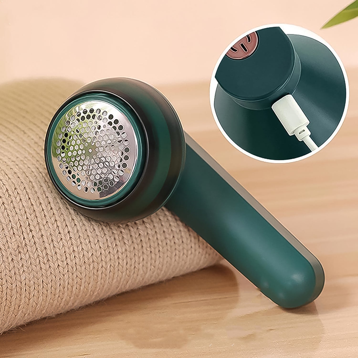 Portable Lint Remover with USB Power Cable – Fabric & Clothes Cleaner