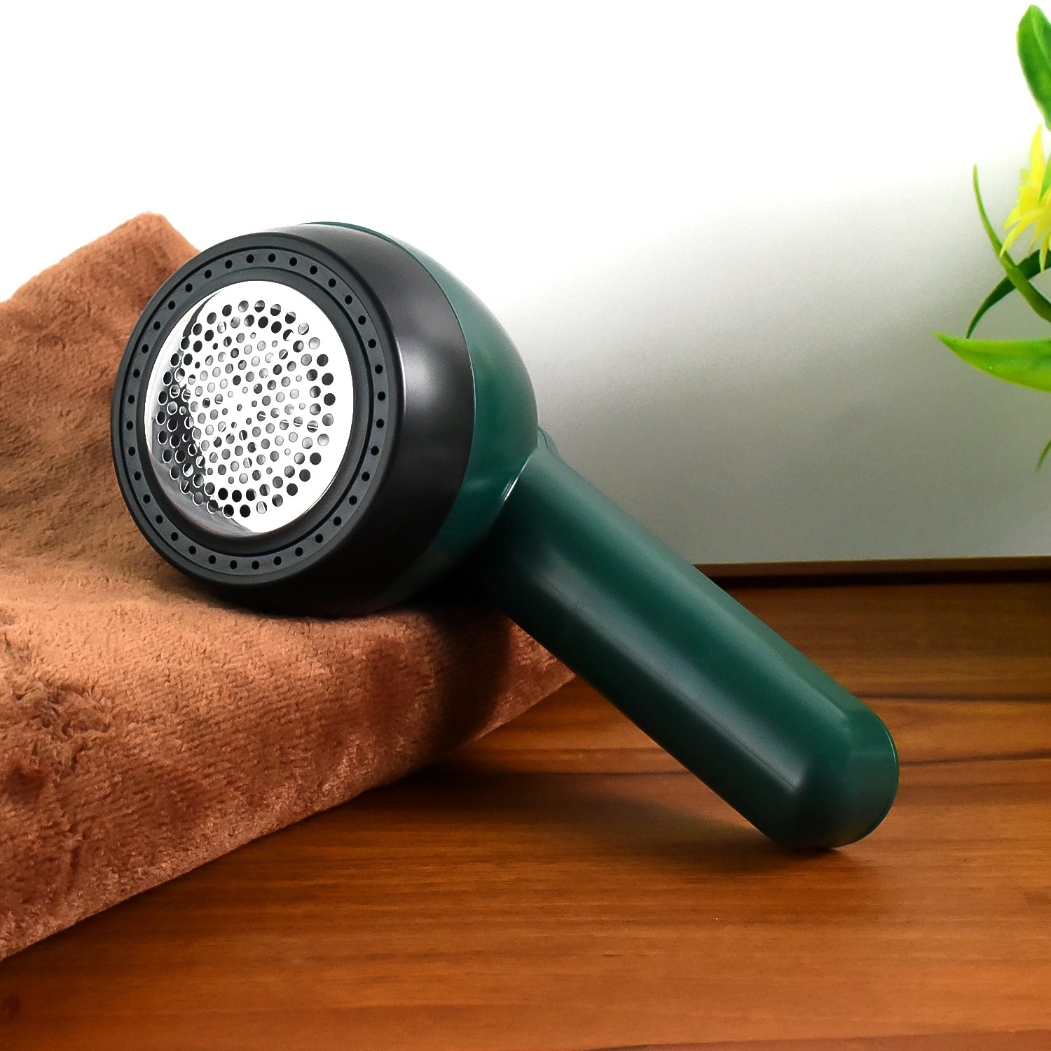 Portable Lint Remover with USB Power Cable – Fabric & Clothes Cleaner