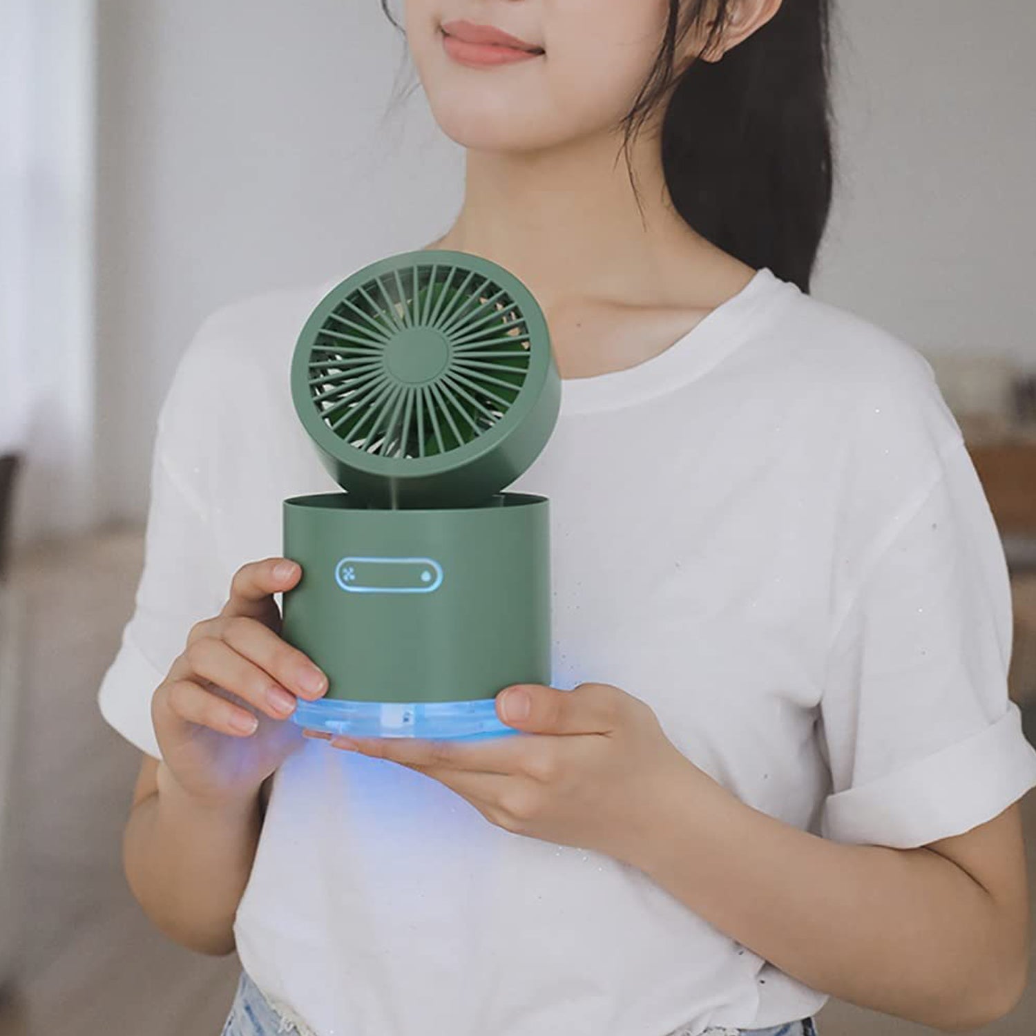 Mini Desktop Cooling Fan with Humidifier – USB Water Spray