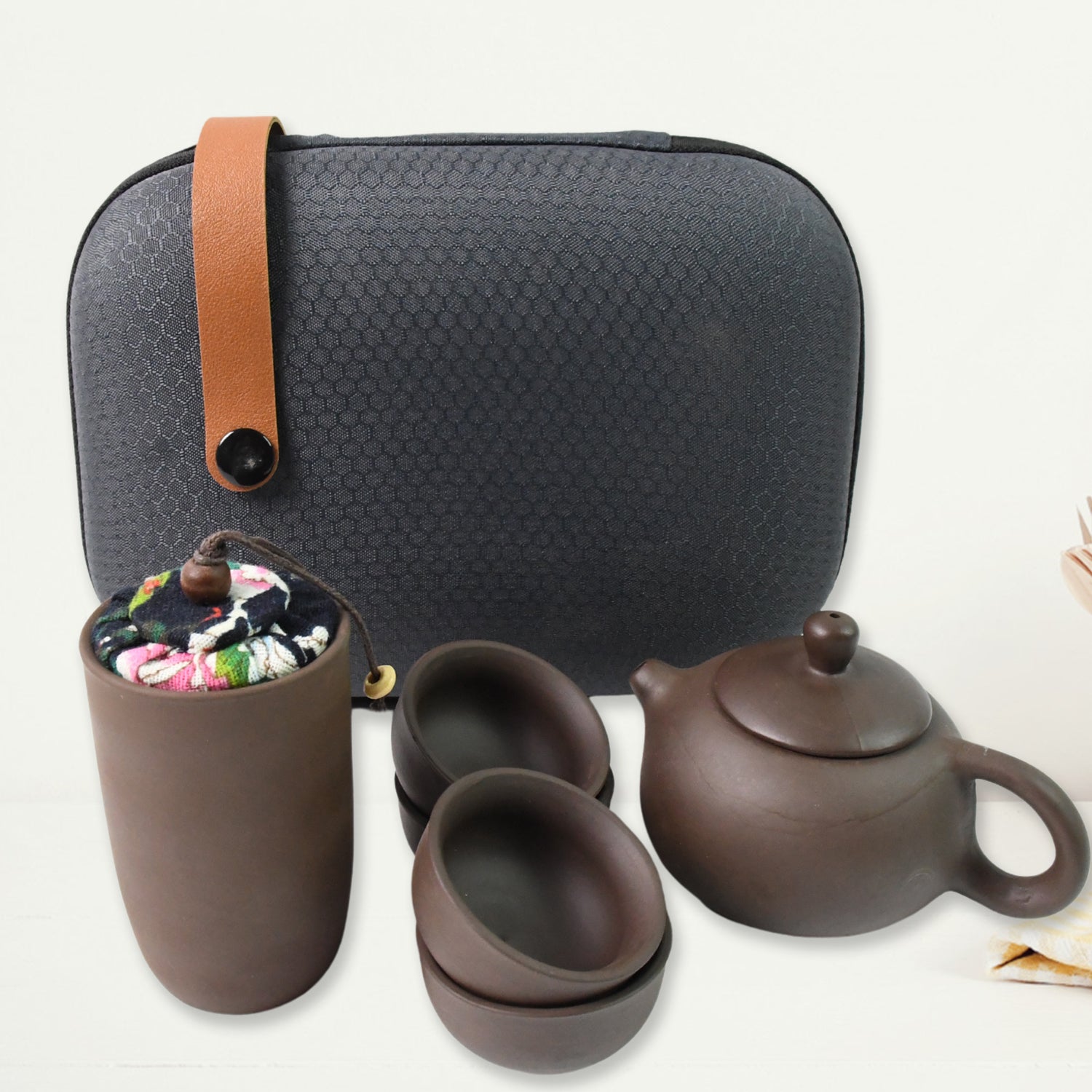 Portable Tea Set with Travel Bag – 6-Piece Set for Tea Lovers