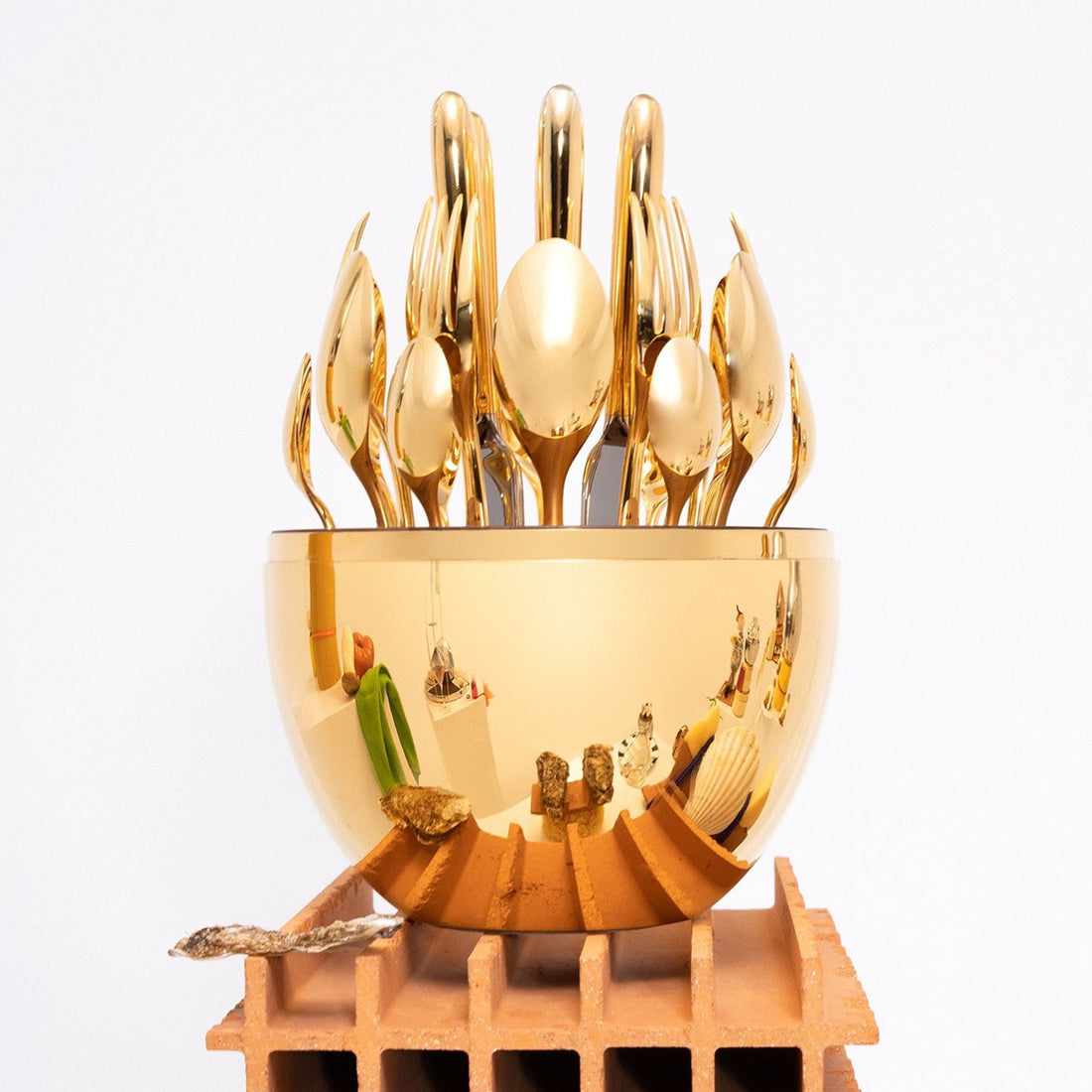 Premium 24 Pcs Cutlery Set with Oval Stand – Golden Luxury Set
