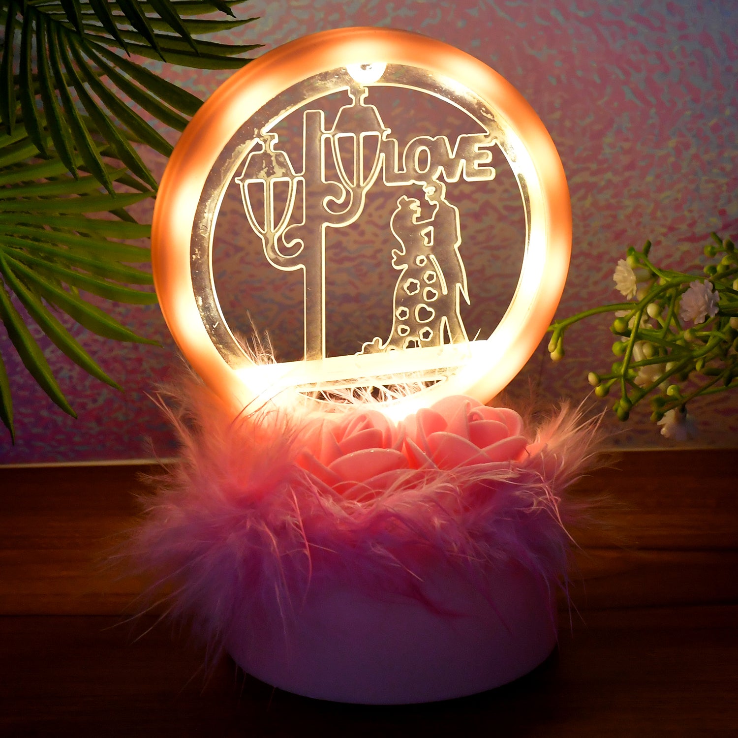 Round Couple Figurine – Elegant Decorative Sculpture (1 Pc)