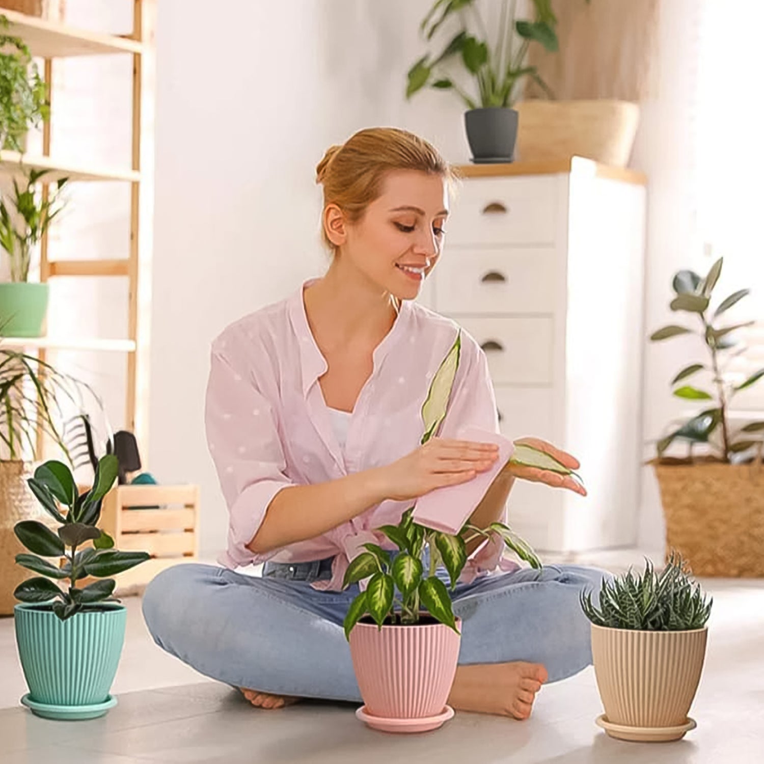 Plastic Flower Pot Set with Bottom Tray – 5 Pieces